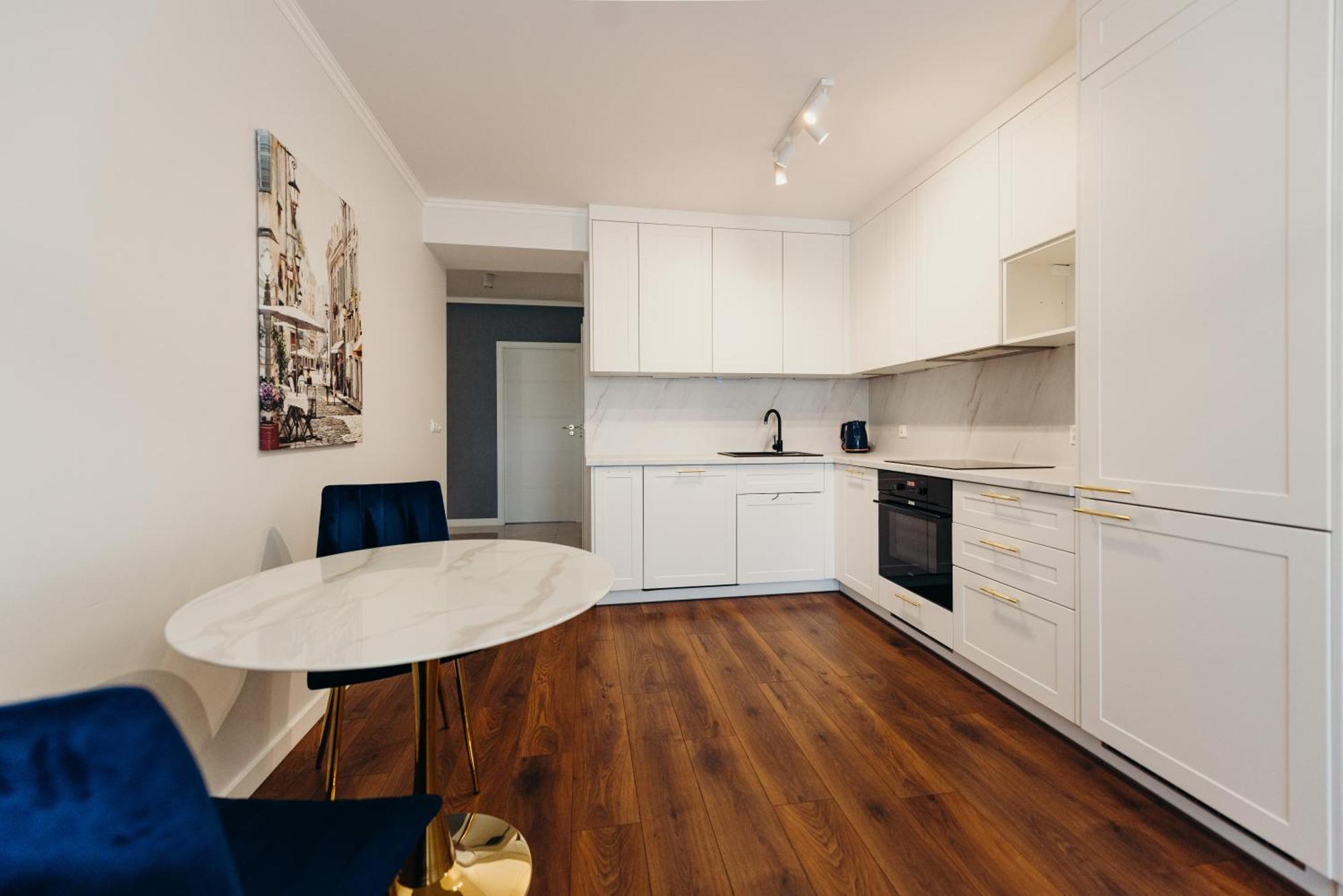 3 Bedrooms Premium Bella Blue For 8 Guests With Ac And Free Out Side Parking Жешов Екстериор снимка