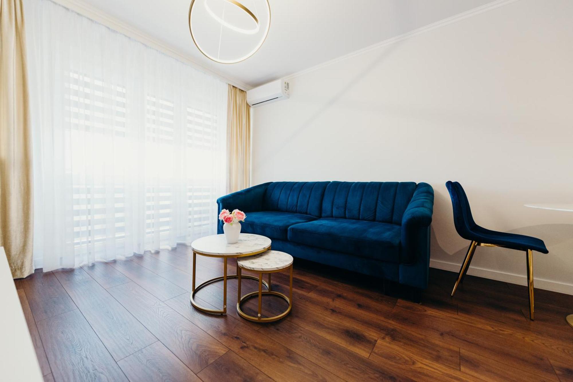 3 Bedrooms Premium Bella Blue For 8 Guests With Ac And Free Out Side Parking Жешов Екстериор снимка