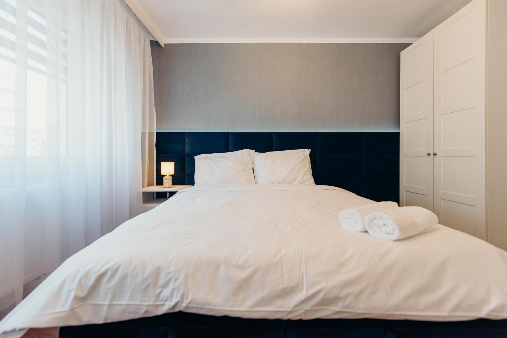 3 Bedrooms Premium Bella Blue For 8 Guests With Ac And Free Out Side Parking Жешов Екстериор снимка