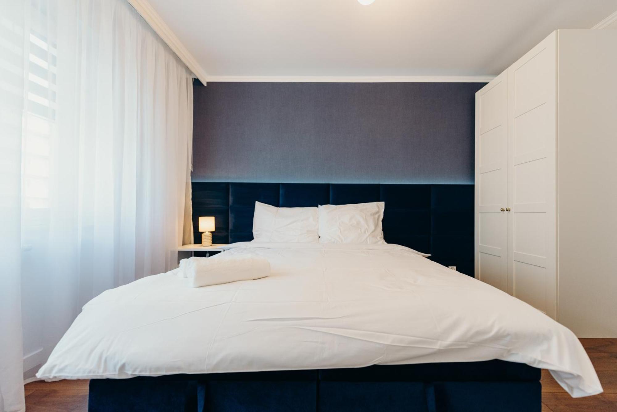 3 Bedrooms Premium Bella Blue For 8 Guests With Ac And Free Out Side Parking Жешов Екстериор снимка