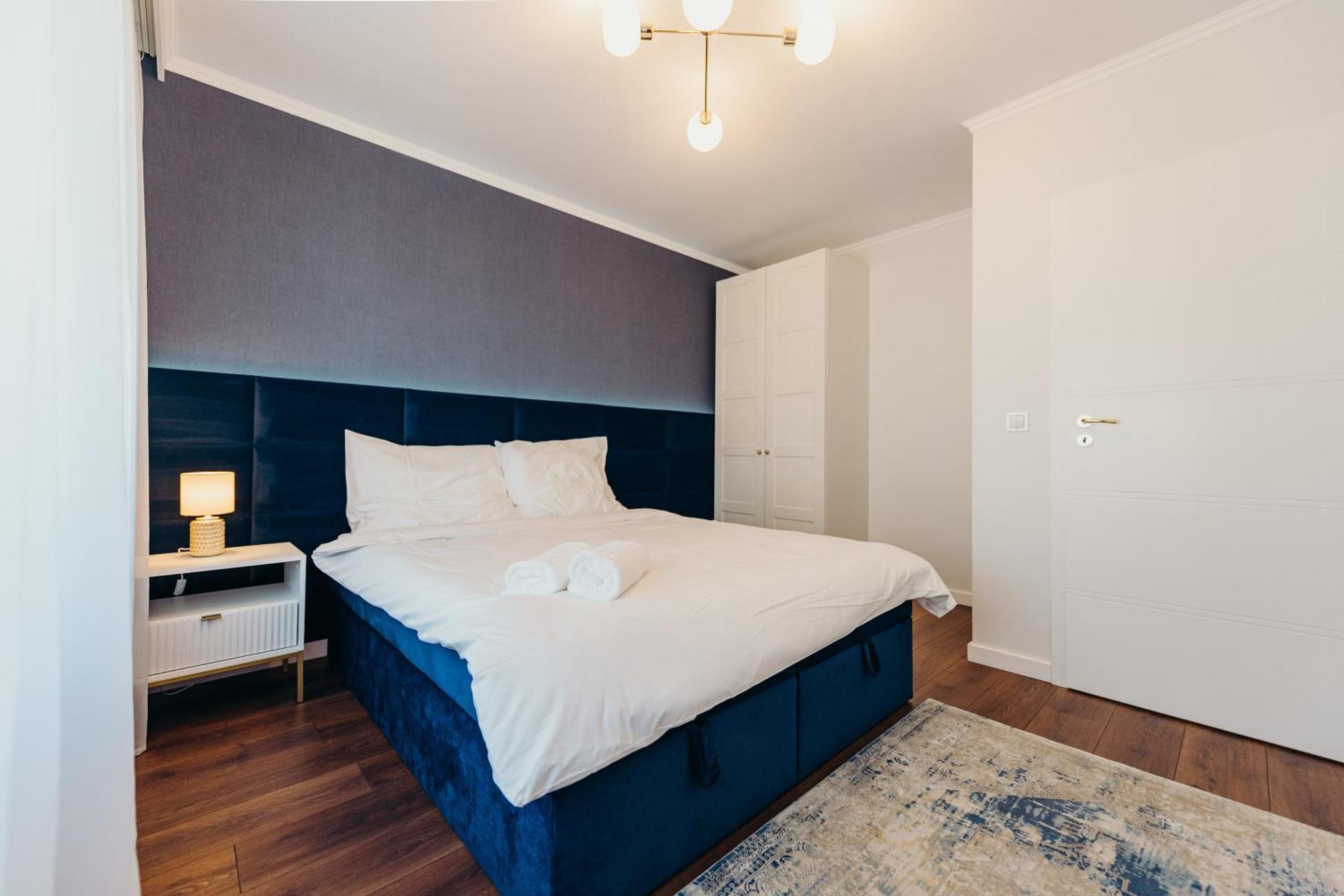 3 Bedrooms Premium Bella Blue For 8 Guests With Ac And Free Out Side Parking Жешов Екстериор снимка